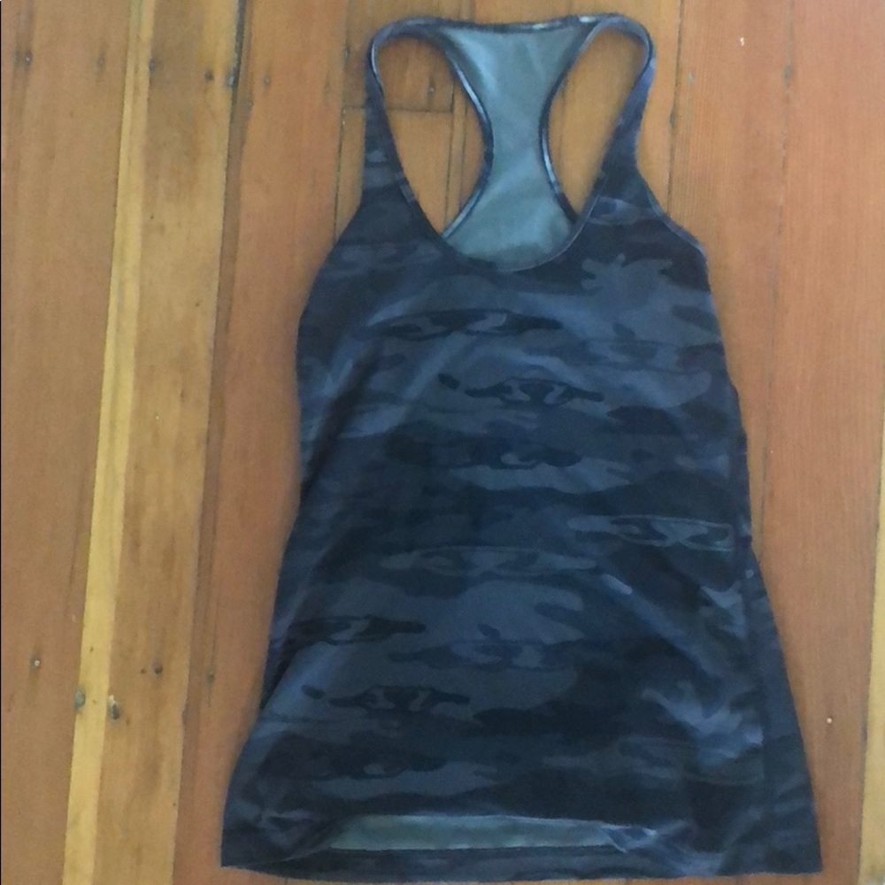 Lululemon size 6 camo tank